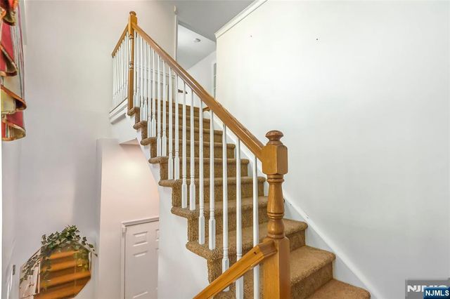 35 Quail 35, Old Tappan, NJ 07675