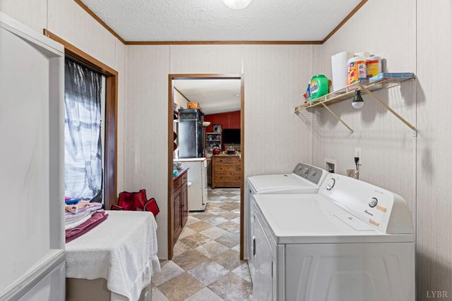 105 Whisperridge Court, Moneta, VA 24121