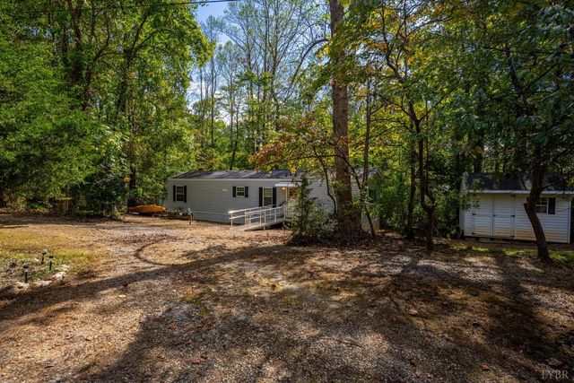 105 Whisperridge Court, Moneta, VA 24121