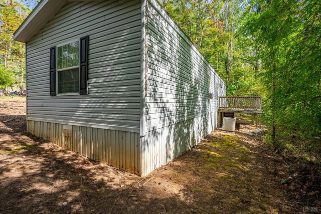 105 Whisperridge Court, Moneta, VA 24121