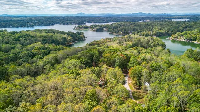 105 Whisperridge Court, Moneta, VA 24121