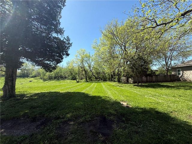 1239 W South Street, Independence, MO 64050