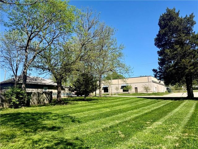 1239 W South Street, Independence, MO 64050