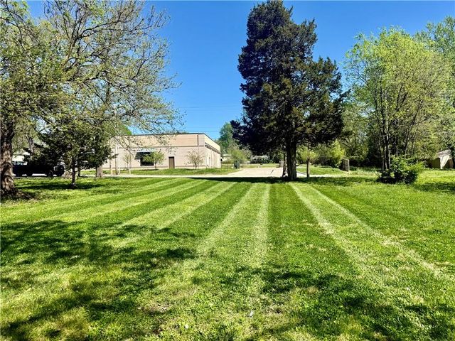 1239 W South Street, Independence, MO 64050