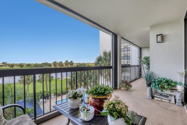 356 Golfview Road 403, North Palm Beach, FL 33408