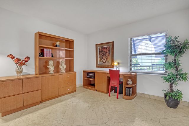 356 Golfview Road 403, North Palm Beach, FL 33408