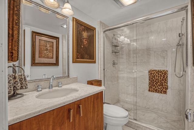 356 Golfview Road 403, North Palm Beach, FL 33408