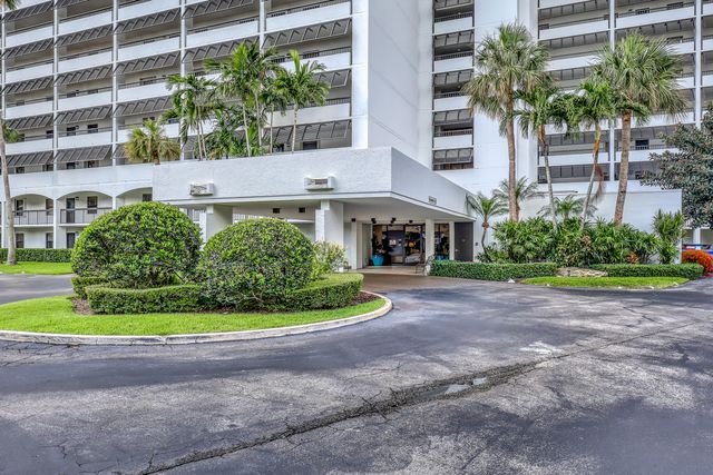 356 Golfview Road 403, North Palm Beach, FL 33408