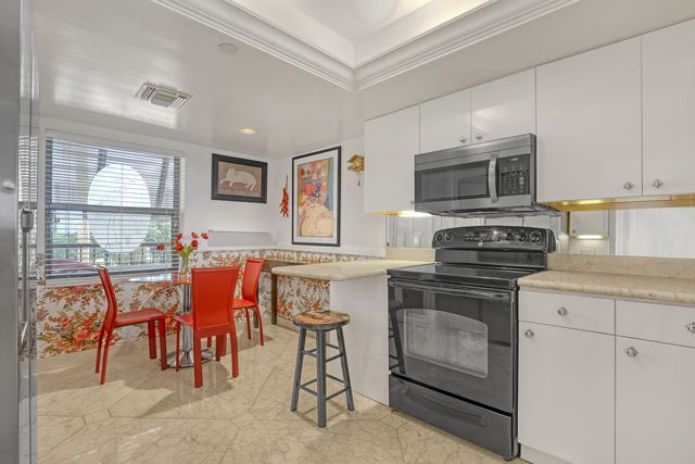 356 Golfview Road 403, North Palm Beach, FL 33408
