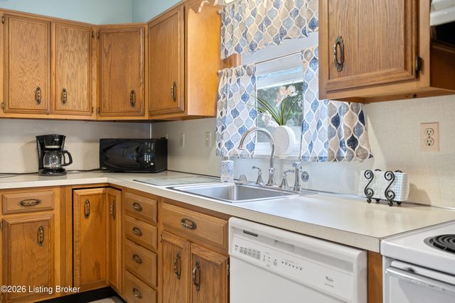 3108 Marlin Rd, Houston Acres, KY 40220
