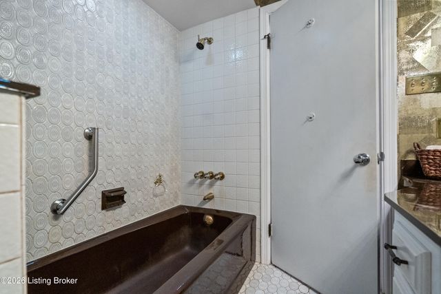 3108 Marlin Rd, Houston Acres, KY 40220