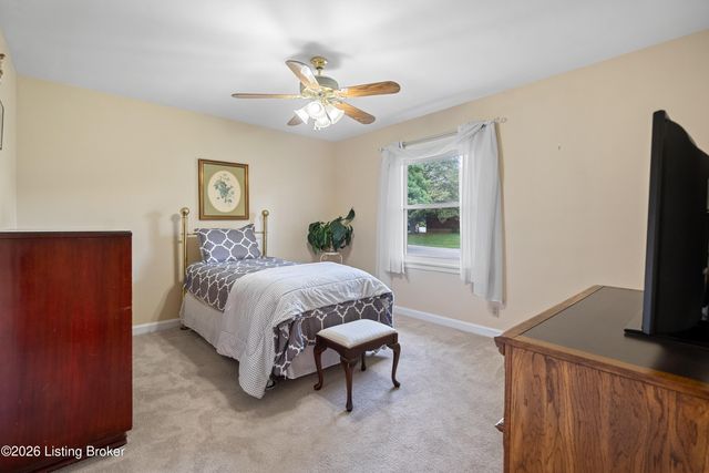 3108 Marlin Rd, Houston Acres, KY 40220