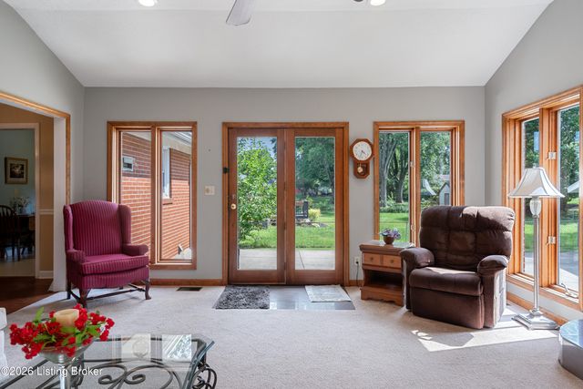 3108 Marlin Rd, Houston Acres, KY 40220