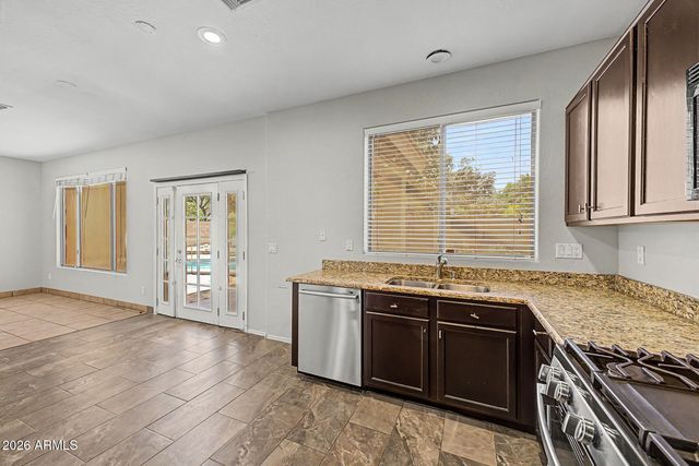 4237 E DEL RIO Street, Gilbert, AZ 85295