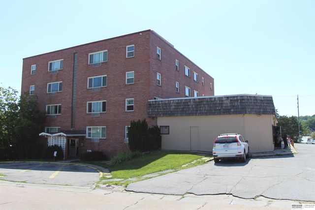 840 N 44th Street, Omaha, NE 68131