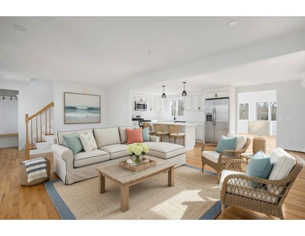 103 Gosset's Turn Drive, Middletown, RI 02842