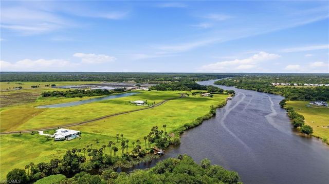 22833 Yellow Button LN, Alva, FL 33920
