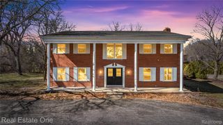 5742 Springwater Lane, West Bloomfield Charter Township, MI 48322