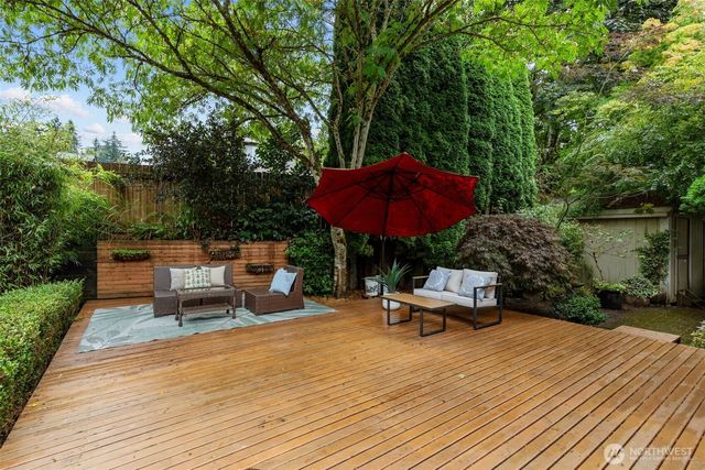 17911 NE 101st Court, Redmond, WA 98052