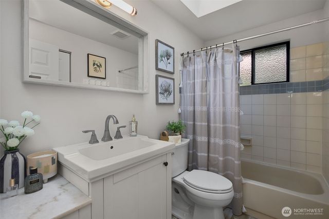 17911 NE 101st Court, Redmond, WA 98052
