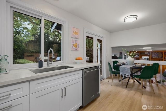 17911 NE 101st Court, Redmond, WA 98052