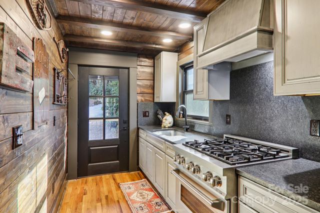 408 & 586 Little Elbow Mountain Road, Lake Toxaway, NC 28747