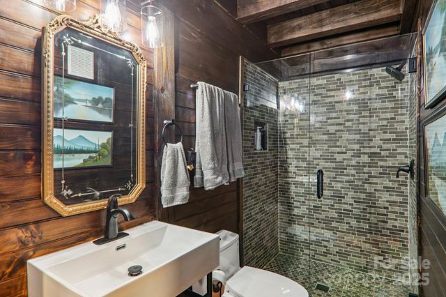 408 & 586 Little Elbow Mountain Road, Lake Toxaway, NC 28747