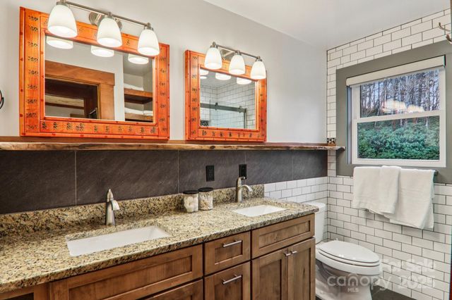 408 & 586 Little Elbow Mountain Road, Lake Toxaway, NC 28747