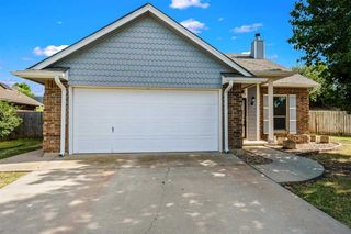 6808 NW Surreywood Cir, Lawton, OK 73505