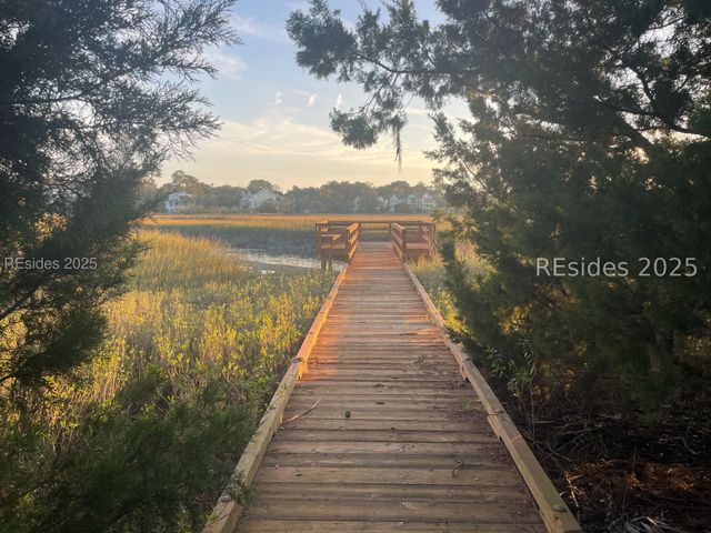 39 Shear Water Dr, Hilton Head Island, SC 29926