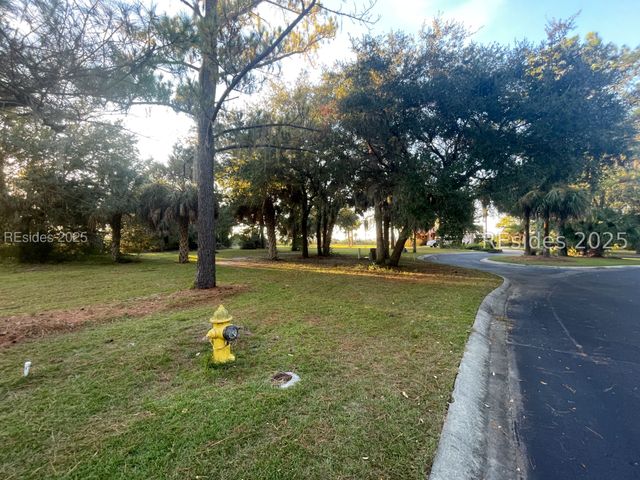 39 Shear Water Dr, Hilton Head Island, SC 29926