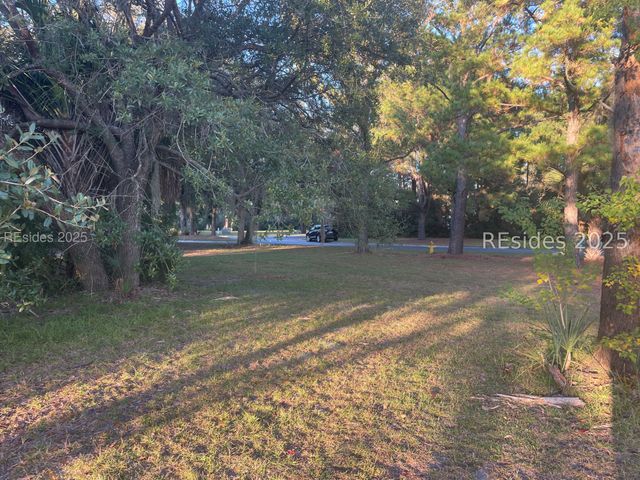 39 Shear Water Dr, Hilton Head Island, SC 29926