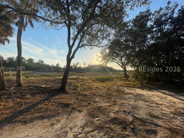 39 Shear Water Dr, Hilton Head Island, SC 29926