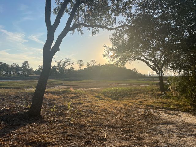 39 Shear Water Dr, Hilton Head Island, SC 29926