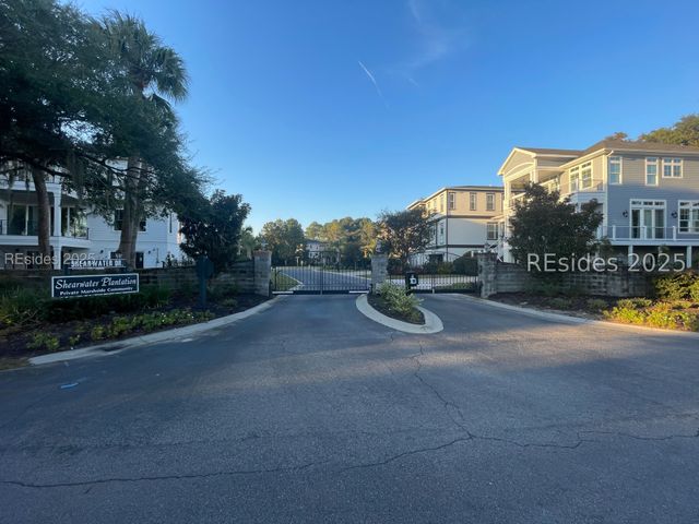 39 Shear Water Dr, Hilton Head Island, SC 29926