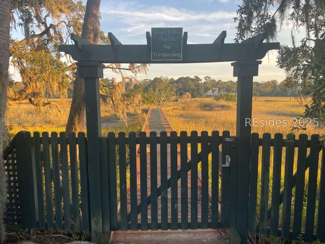 39 Shear Water Dr, Hilton Head Island, SC 29926