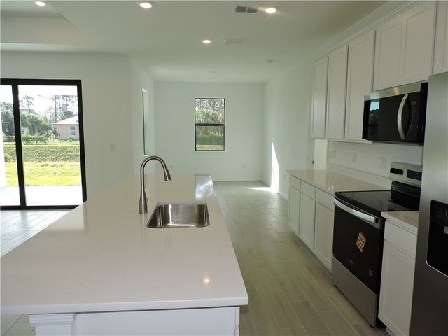 2877 Palisades Drive SE, Palm Bay, FL 32909