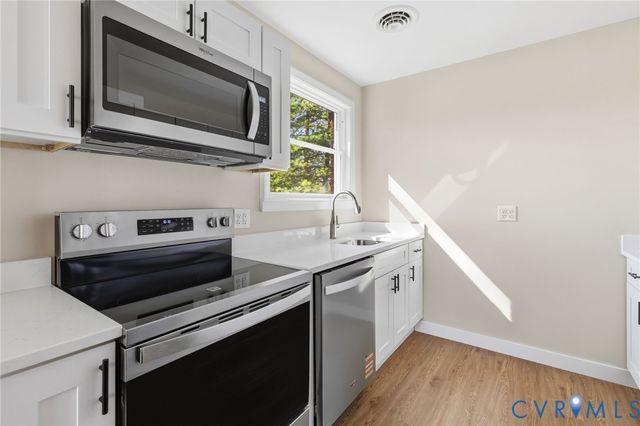 105 St Lo Dr, Henrico, VA 23227