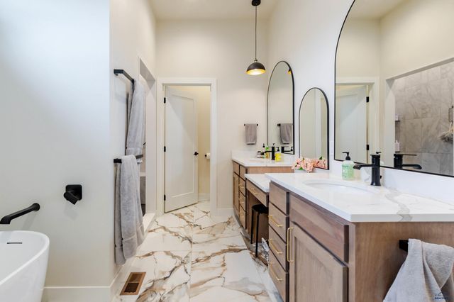 14183 SADDLE HILL DR, Rapid City, SD 57702