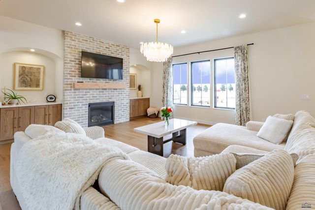 14183 SADDLE HILL DR, Rapid City, SD 57702