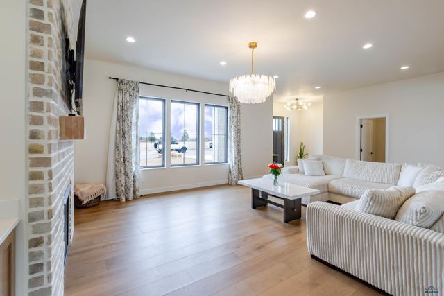 14183 SADDLE HILL DR, Rapid City, SD 57702