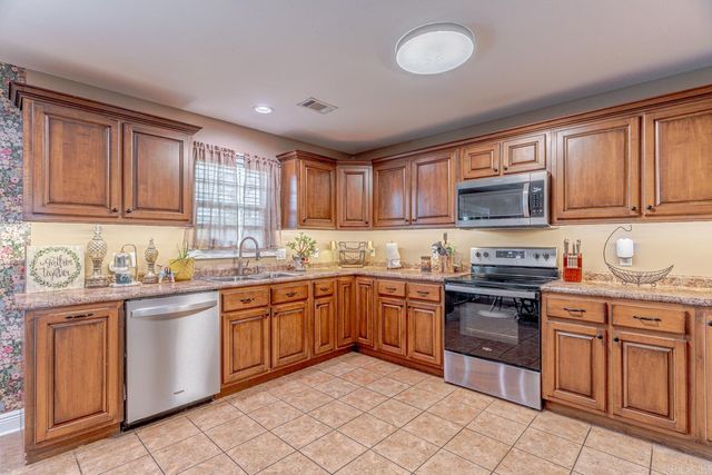 2712 Oxford St, Paragould, AR 72450