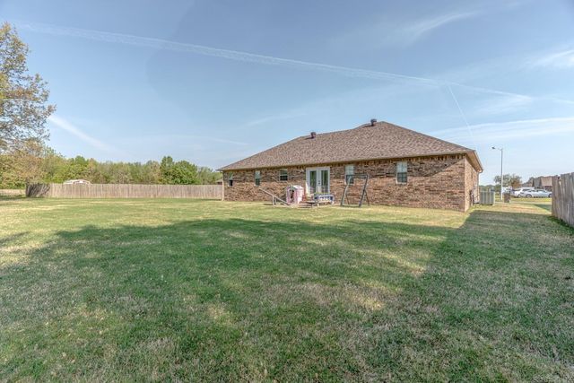 2712 Oxford St, Paragould, AR 72450