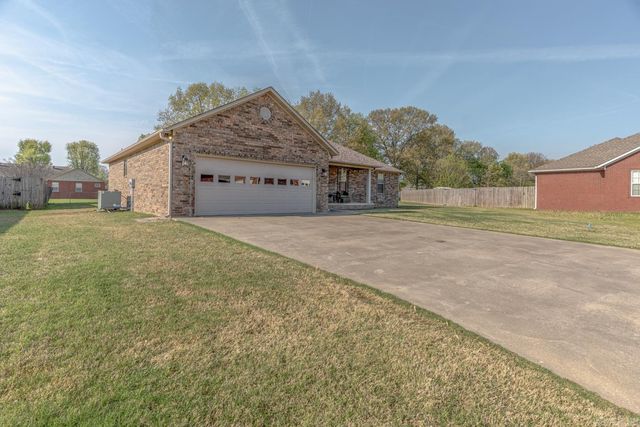 2712 Oxford St, Paragould, AR 72450
