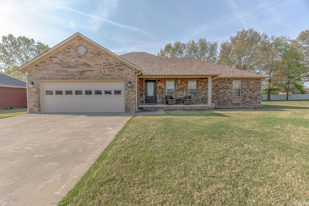 2712 Oxford St, Paragould, AR 72450