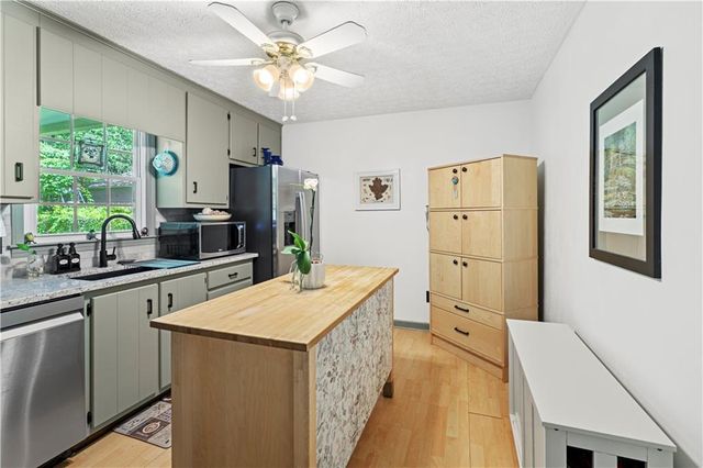 204 Bascomb Lane, Woodstock, GA 30189