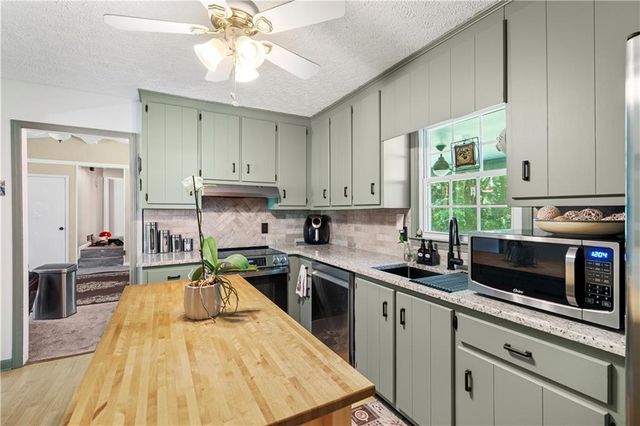 204 Bascomb Lane, Woodstock, GA 30189