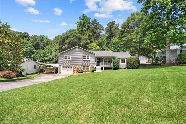 204 Bascomb Lane, Woodstock, GA 30189