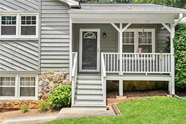 204 Bascomb Lane, Woodstock, GA 30189