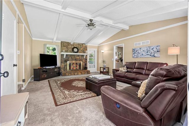 204 Bascomb Lane, Woodstock, GA 30189